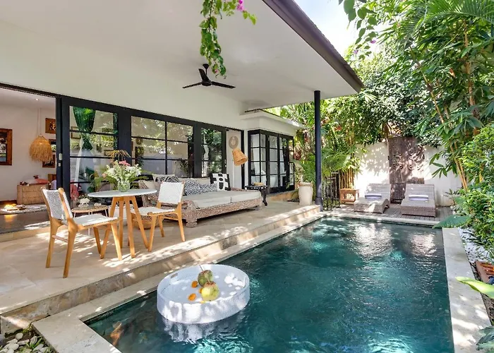 Villa Lora By Finder